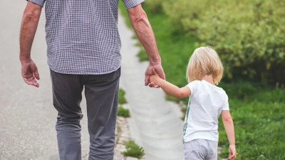 Правительство выделит около 14 млрд рублей на выплаты неполным семьям