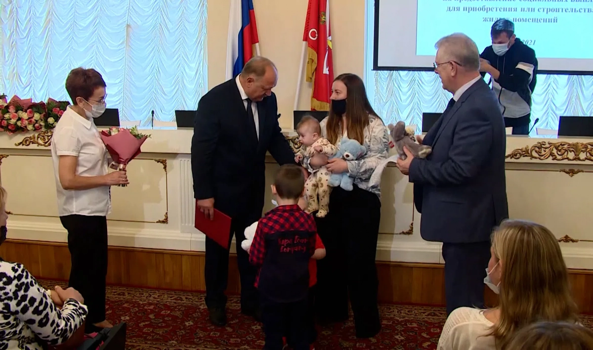 Более 7600 петербургских семей улучшили жилищные условия в 2021 году с помощью городских программ - tvspb.ru