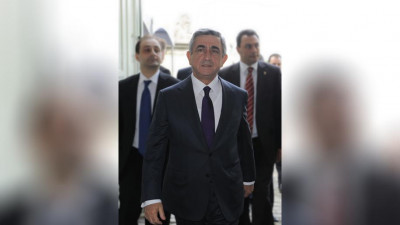 Премьер-министр Армении Серж Саргсян ушел в отставку