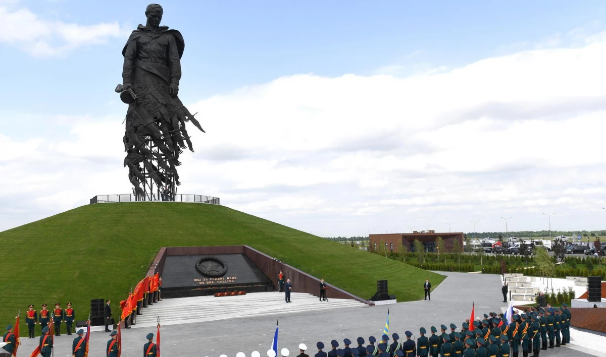Путин и Лукашенко открыли мемориал советскому солдату подо Ржевом - tvspb.ru
