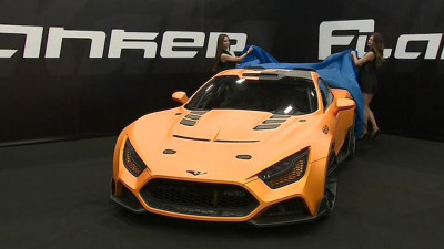На выставке в «Экспофоруме» представили российский суперкар «Фланкер»