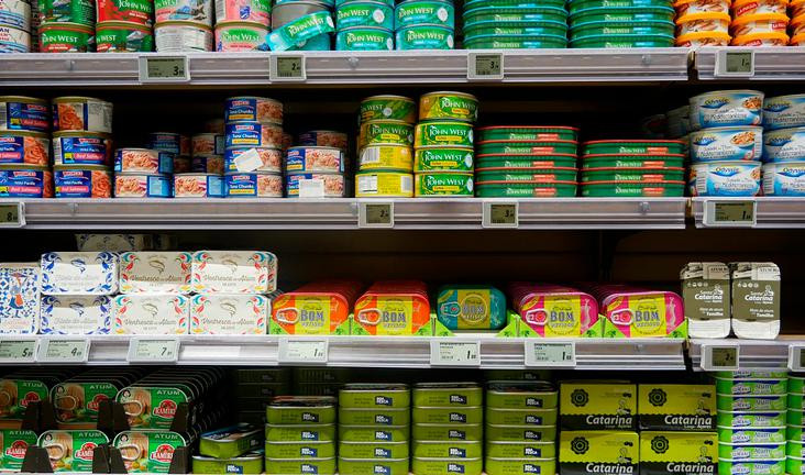 В супермаркетах Петербурга 80% консервов из кильки не соответствуют ГОСТу