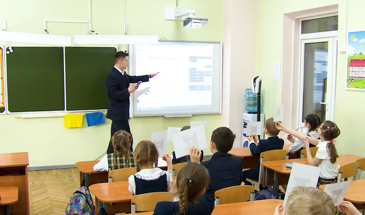 Как смягчат антиковидные ограничения в школах Петербурга с 4 апреля - tvspb.ru
