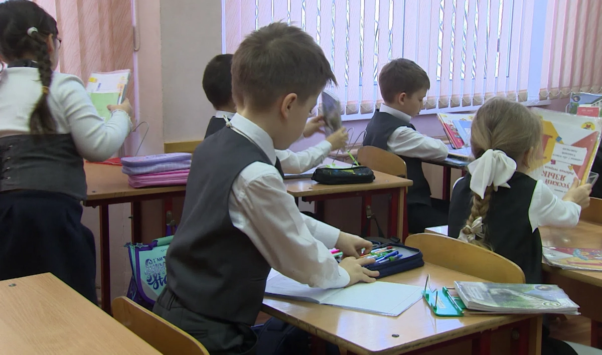 Мишустин призвал ликвидировать в школах третьи смены - tvspb.ru