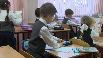 Быстро и просто: Как в Петербурге проходит запись детей в первые классы