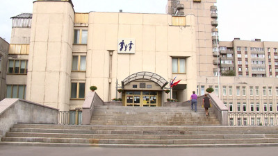 Обновленный сад и стадион: Как в гимназии № 622 подготовились к новому учебному году