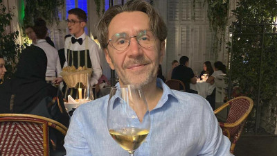 Сергей Шнуров написал стихотвороение о падении рубля