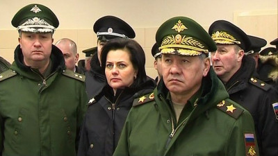 Шойгу осмотрел новый комплекс ВМА и познакомился с разработками научной роты