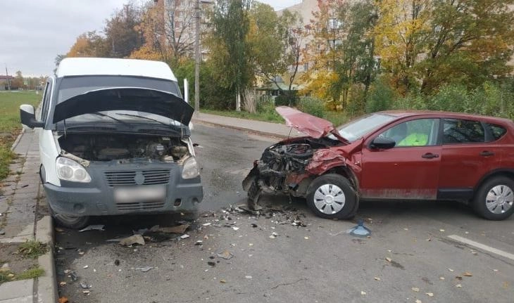 Водитель Nissan погиб в ДТП с «Газелью» в Шушарах - tvspb.ru