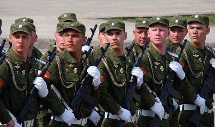 Более 2,6 тыс. петербуржцев призовут в армию этой осенью - tvspb.ru