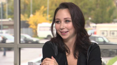 Фигуриста Елизавета Туктамышева показала, как открывает купальный сезон