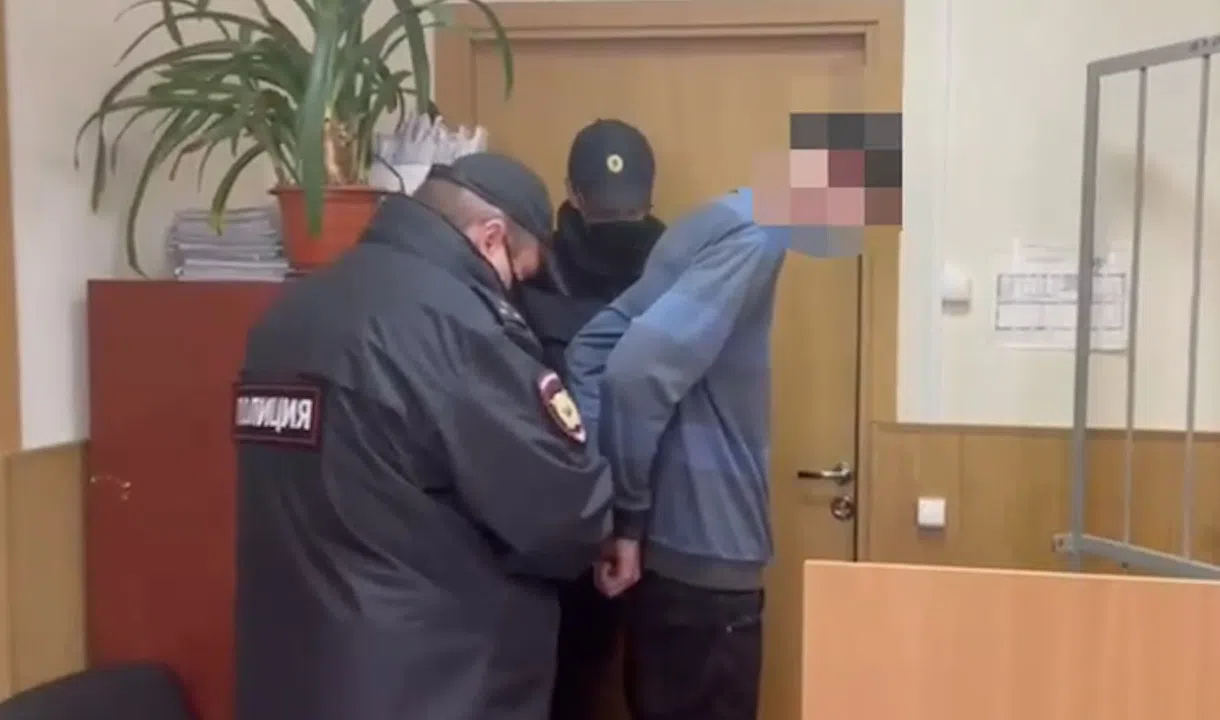 В туле осудили на 16,5 лет и 9 лет. Зарезал мать и сестру бугры шекспира. Артем винокуров бгуир. Студенты осуждены. Студенты осуждены.