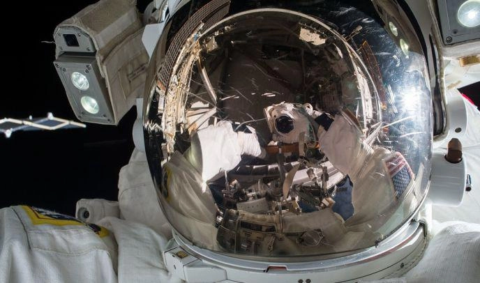 США предложили российским космонавтам использовать американские скафандры - tvspb.ru