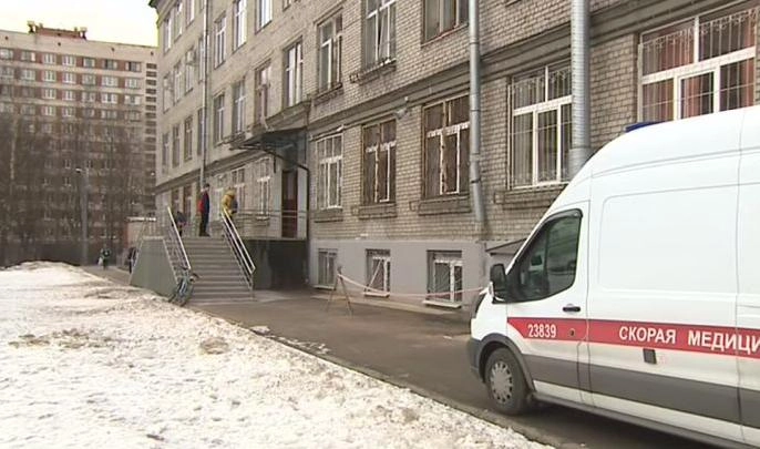 13-летняя девочка выстрелила себе в лицо, делая селфи - tvspb.ru