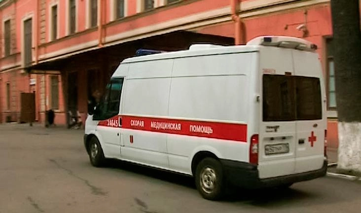 Из окна дома на улице Добровольцев выпала двухлетняя девочка - tvspb.ru