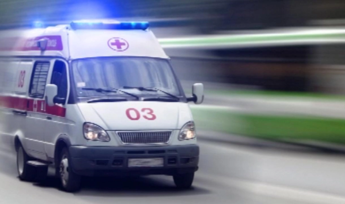 На проспекте Просвещения в аварии с мотобайком пострадали два человека - tvspb.ru