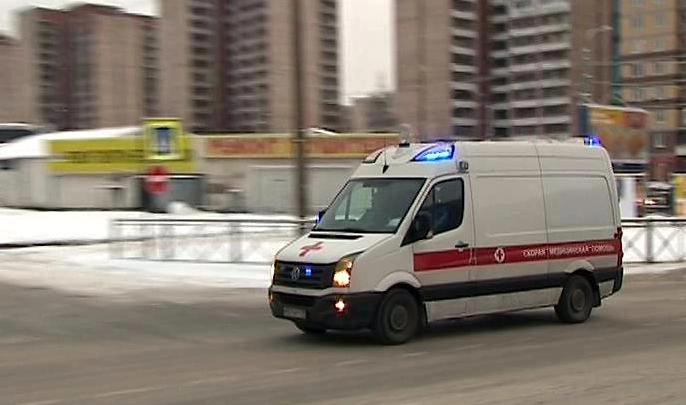 В Выборгском районе от падения наледи пострадала 13-летняя девочка - tvspb.ru