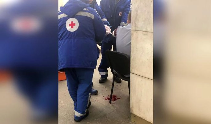 Очевидцы: Таксист с ножом напал на мужчину в Кировском районе - tvspb.ru