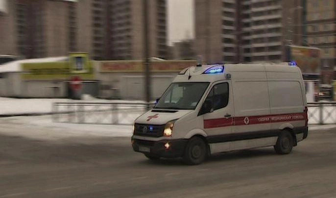 Школьница получила травмы, упав в лестничный пролет на Комендантском проспекте - tvspb.ru
