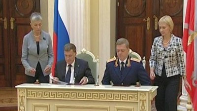 Петербургские депутаты будут обсуждать законопроекты со следователями