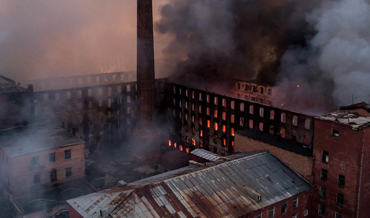 Пожар в здании Невской мануфактуры локализован - tvspb.ru