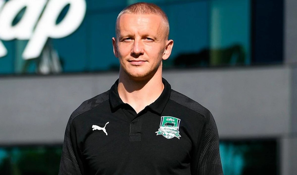 «Краснодар» объявил о переходе защитника Игоря Смольникова - tvspb.ru