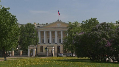 Правительство Петербурга продолжает работать над снятием ограничений совместно с Роспотребнадзором