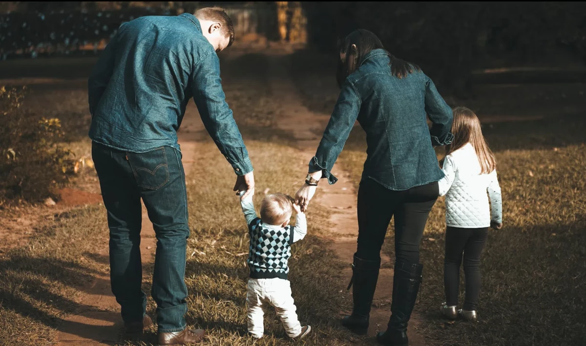 Путин подписал закон о ежемесячных выплатах семьям с детьми - tvspb.ru