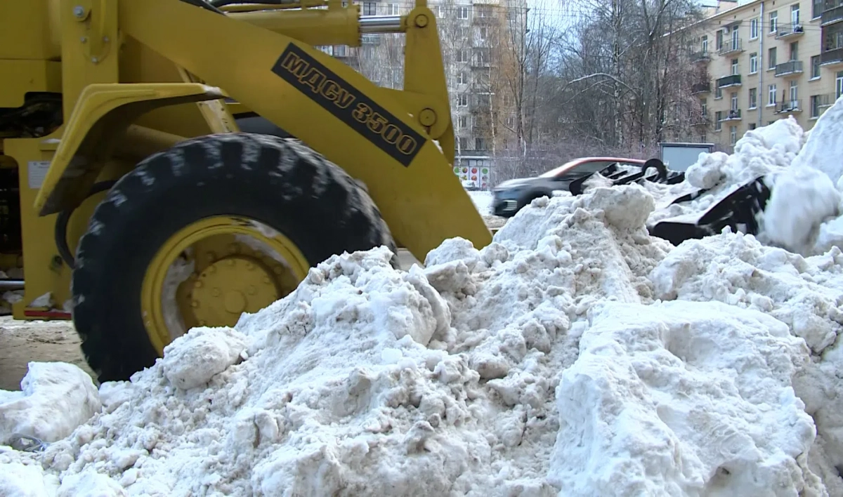 Госжилинспекция возбудила 107 административных дел из-за плохой уборки снега и мусора - tvspb.ru
