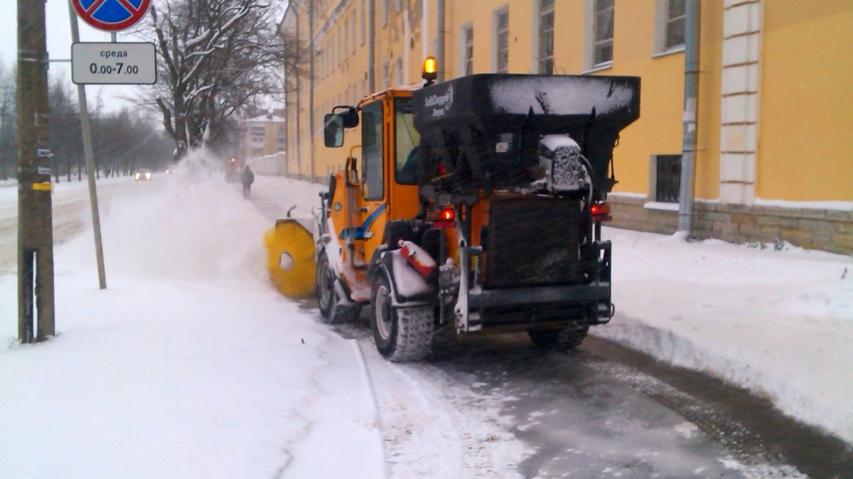 В выходные с улиц Петербурга вывезли более 50 тыс. кубометров снега - tvspb.ru