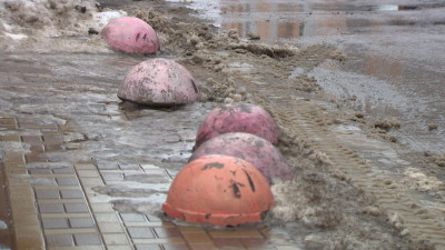 Виновных в некачественной уборке жилого квартала на Кушелевской дороге оштрафуют