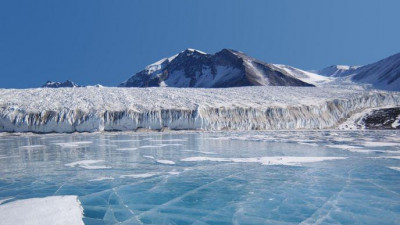 Петербургские учёные нашли в Антарктиде самый древний чистый лёд