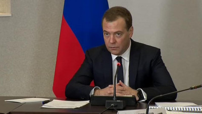 Медведев назвал недопустимым затягивание сроков при строительстве новых ледоколов