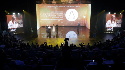 Александр Беглов поздравил лауреатов театральной премии «Золотой софит»