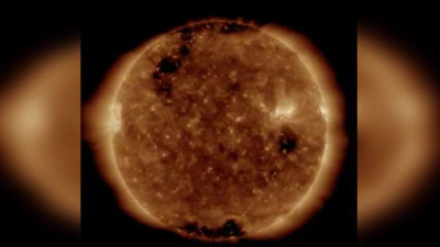 NASA опубликовало видео с корональной дырой на Солнце