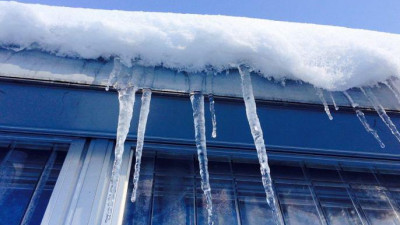 Александр Беглов рассказал, как в Петербурге будут бороться с сосульками и наледью