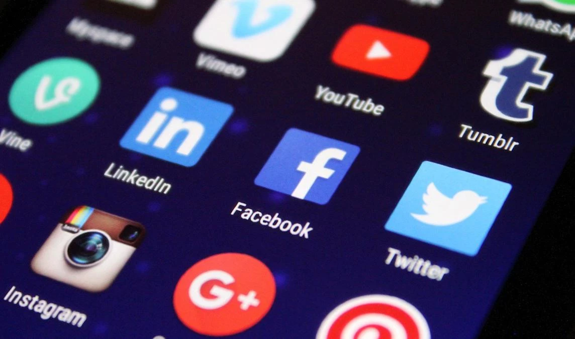 Десятки миллиардов рублей в год может получать Россия от введения налога для зарубежных соцсетей - tvspb.ru