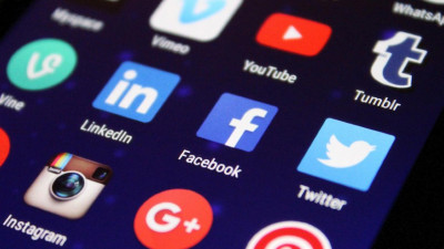 Десятки миллиардов рублей в год может получать Россия от введения налога для зарубежных соцсетей