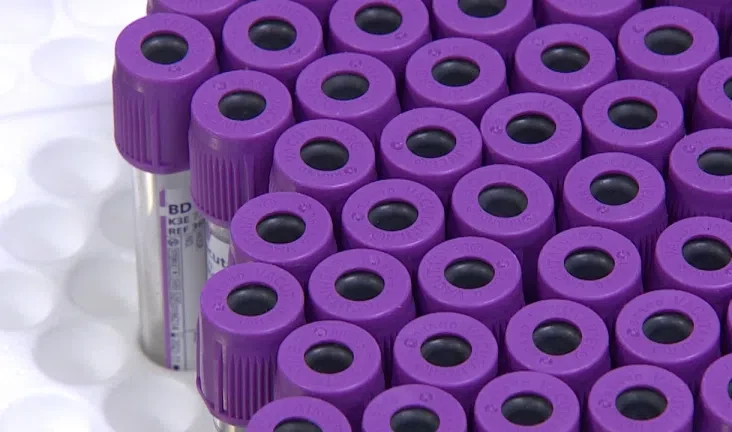 В России зарегистрировали препарат для лечения пневмонии при COVID - tvspb.ru