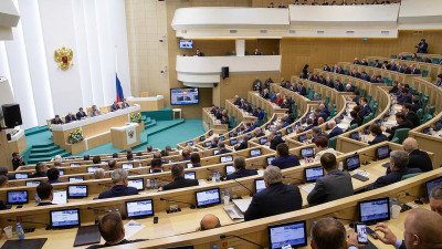 Бывшим президентам РФ предложили дать право пожизненно входить в Совфед