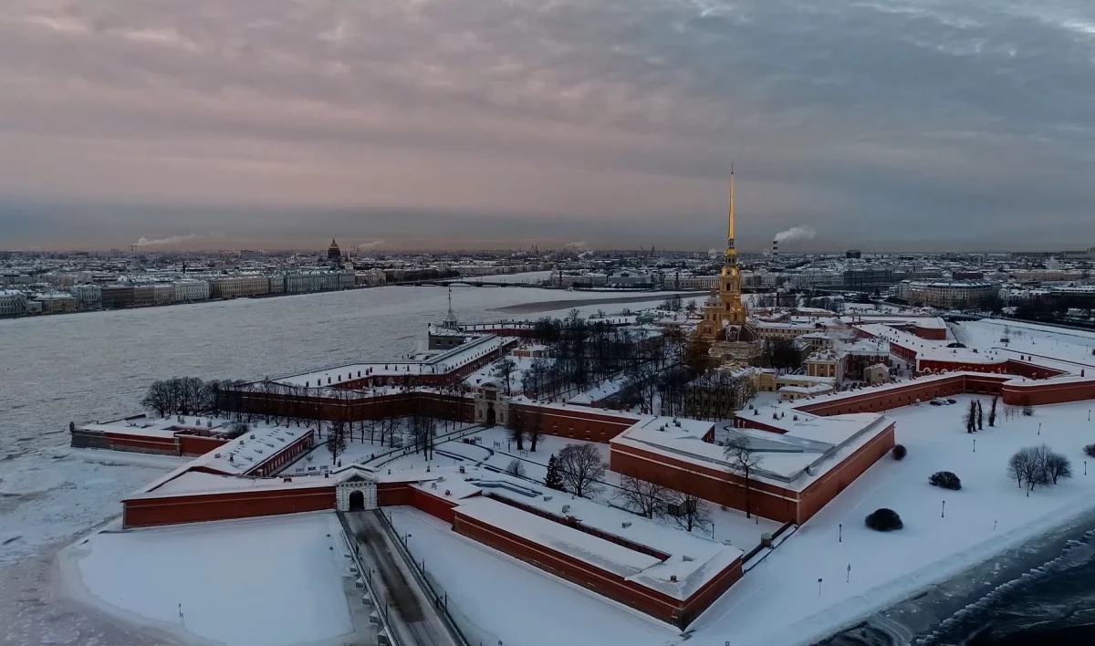 До утра 16 января в Петербурге объявили «желтый» уровень опасности из-за сильного ветра - tvspb.ru