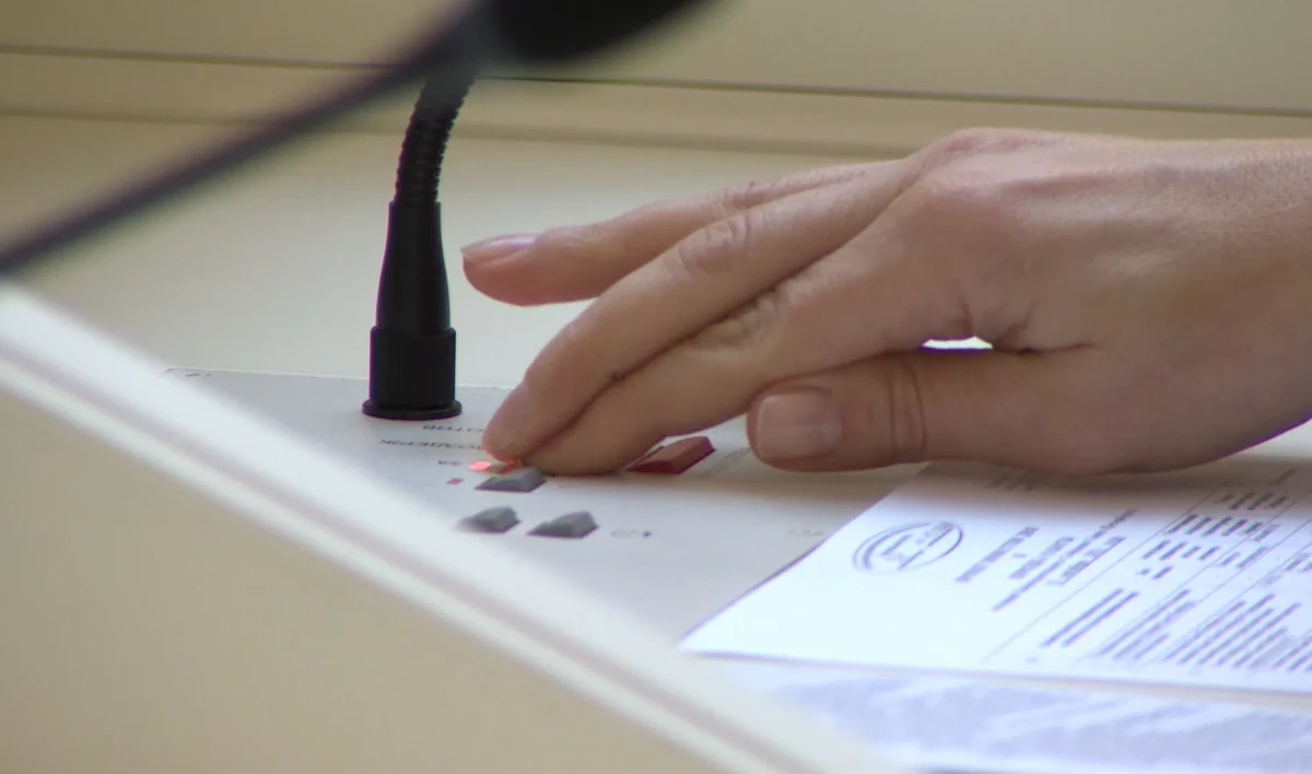 Депутаты ЗакСа Ленобласти поддержали решение Путина признать независимость республик Донбасса - tvspb.ru