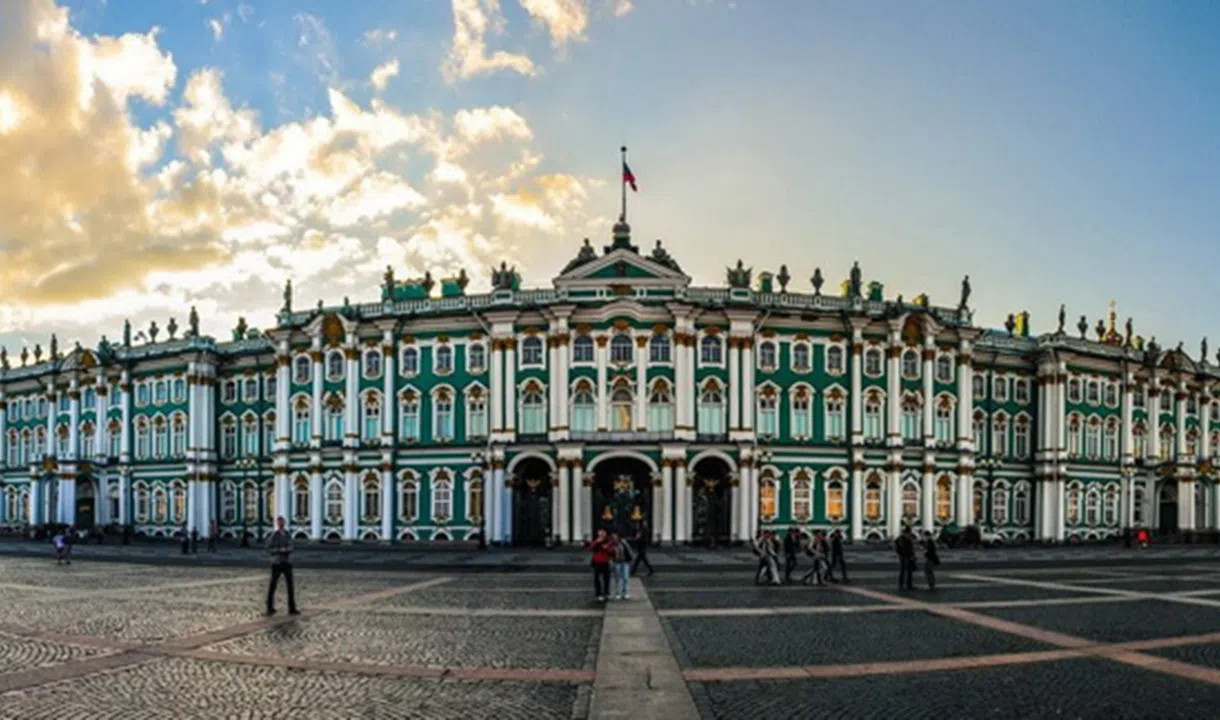 Эрмитаж и дворцовая площадь фото