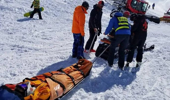 Эксперты назвали причину происшествия на горнолыжном курорте в Грузии - tvspb.ru