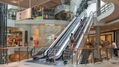 В торговых центрах Петербурга могут появиться офисы и склады