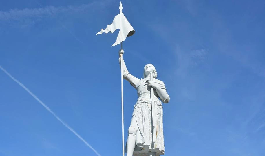 Памятник Жанне д’Арк может появится в Петербурге - tvspb.ru
