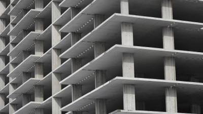 В Смольном рассказали, сколько строителей не хватает Петербургу