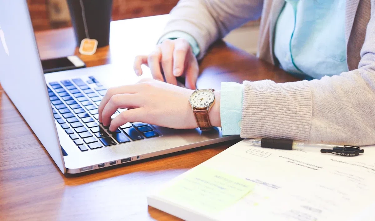 IT-евангелист и подолог: эксперты нашли самые необычные вакансии августа в Петербурге - tvspb.ru