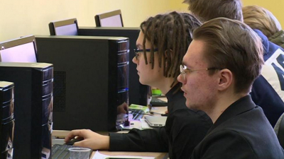 Аналитики составили рейтинг зарплат петербургских выпускников-программистов