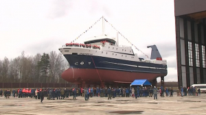 Ледоколы, траулер и платформа: в Петербурге строят флот для работы в Арктике
